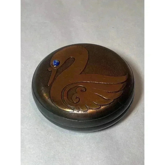 Vintage Modernist Taller Origen Chile Round Brass Swan Lapis Box Signed - Picture 2 of 7